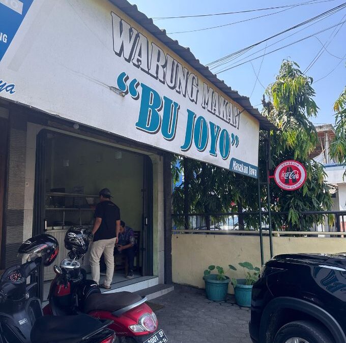 Warung Makan Bu Joyo - sewa mobil semarang