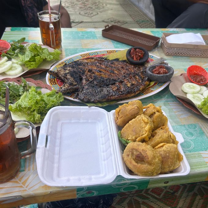 Hidangan Ikan Bakar di Warung Ikan Bakar "Pekalongan"
