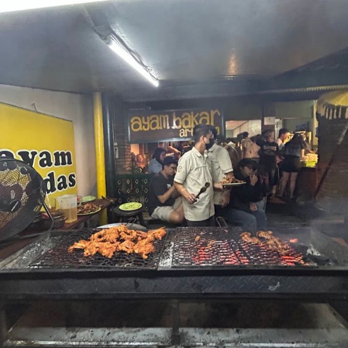 SEWA MOBIL SEMARANG SEKALIGUS KULINERAN AYAM PEDAS ARTOMORO