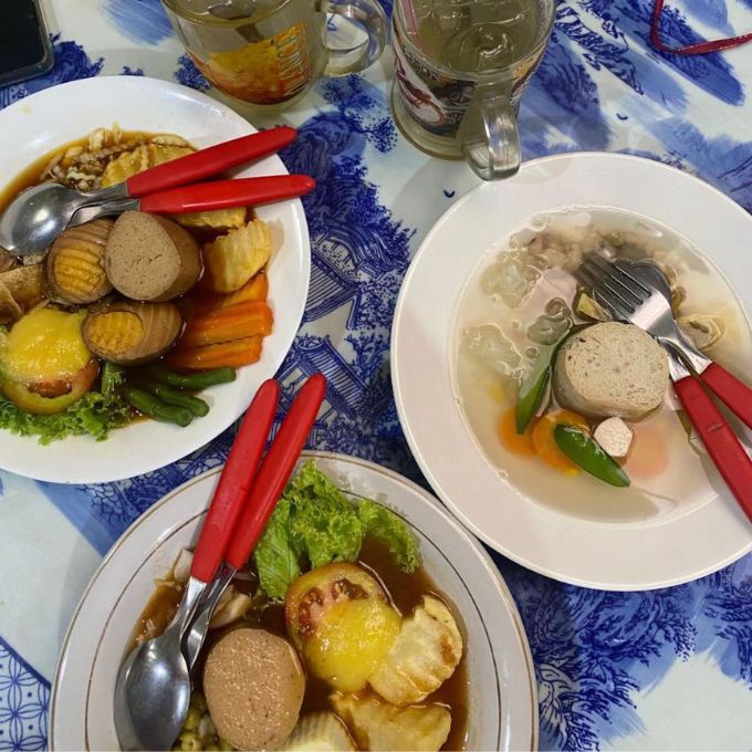SEWA MOBIL SEMARANG KULINERAN WARUNG SELAT MBAK LIES