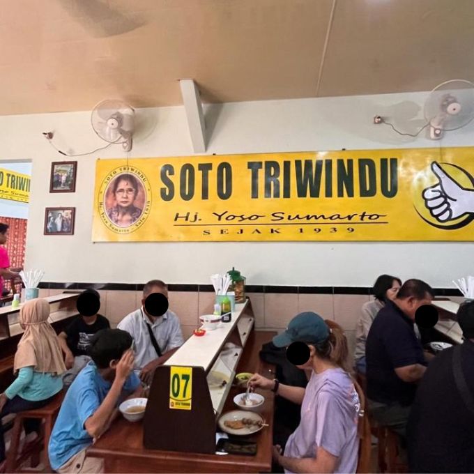 SEWA MOBIL SURAKARTA DYAN TRANSPORT