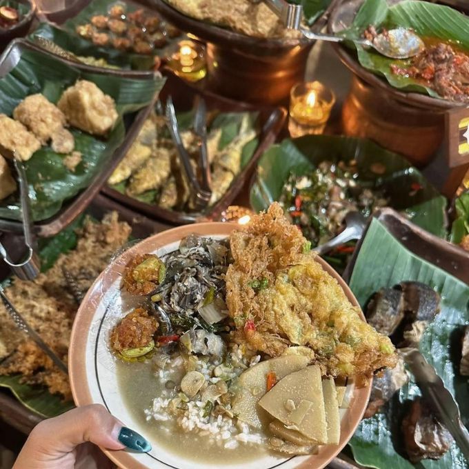 SEWA MOBIL SEMARANG KULINERAN NDALEM KOPI